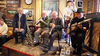 Dr Jazz - Trudgeons Trad Jazz Troubadours live at the Old Duke