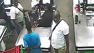 Credit card Scammers caught on camera