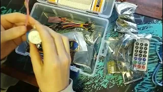 Распаковка Arduino Starter Kit RFID на базе Uno R3 в кейсе