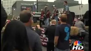 Foo Fighters sing to Westboro in counter-protest