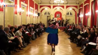 PASARELA de trajes tipicos del peru en paris