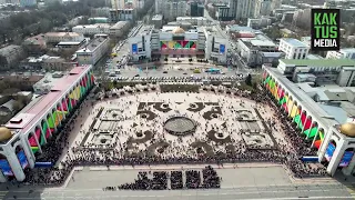 Празднование Нооруза на площади Ала-тоо