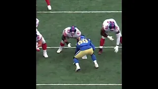 Aaron Donald Split￼ The Double Team For A TFL Against The Giants🔥🔥🤷🏽‍♂️🥶 THE GOAT!! ￼