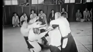 Morihei Ueshiba  Aikido à 360 degrés