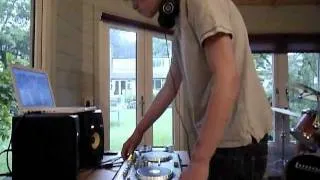 Caution's DJ In Training - Yorkshire Beatz Crystal Castles Mix