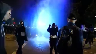 G20 in Hamburg: Hier löst die Polizei eine Demo mit schwerem Gerät auf