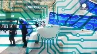 На IFA 2014 померились изогнутыми телевизорами