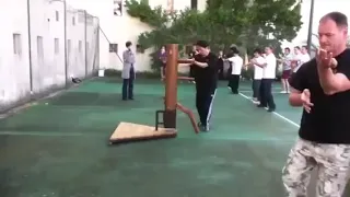 Grandmaster Samuel Kwok teaching wooden dummy - muk jong step by step