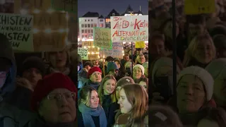 Massenandrang bei Kölner Demo gegen AfD | Forderungen nach Parteiverbot #shorts