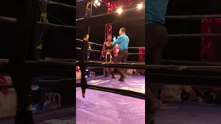 Dyana Vargas vs Johana Zúñiga aplicando un poco de su dinamita