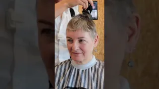 🤩😱 Super Short Grey Pixie Haircut / Buzzcut to make her look incredible! #clippers #shorts