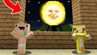 ESA NO ES LA LUNA... QUIERE ENTRAR A MI CASA en MINECRAFT 😰 🌖 BEBÉ NOOB NO MIRES LA LUNA