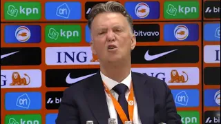 Louis van Gaal vermorzelt journalist Valentijn Driessen: "We stoppen hiermee. Walgelijk!"