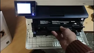 Xerox b235 как достать картридж