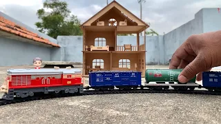 Indian Passenger Train Toy Set Unboxing, Set up and Short Run #train