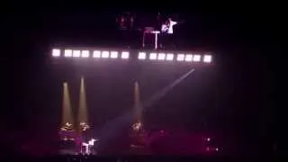 Stromae - "Intro Tous les mêmes" (live @t Zénith de Toulouse le 23/10/2014)