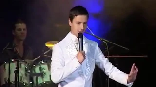 Footage from a Vitas concert in Cheboksary in June 24th 2005.