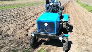 Посадка картофеля под окучник, самодельные тракторам