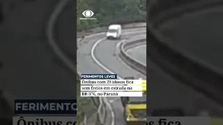 Ônibus com 29 idosos fica sem freios em estrada no Paraná #shorts