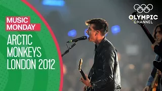 I Bet You Look Good on the Dancefloor - Arctic Monkeys live @London 2012 | Music Monday