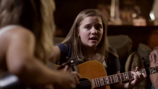 Lennon and Maisy Stella (Maddie and Daphne) Sing "Your Best" - Nashville