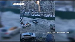 Владивосток до сих пор не может справиться с последствиями снегопада