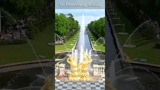 Discover the Beauty of Peterhof, Russia's Spectacular Palace and Gardens #imseeingtheworld.com