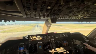 cockpit view. BOEING 747 LAND at Houston Texas Airport.(Fast landing checklist)