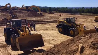 Фронтальные погрузчики Komatsu за работой (ч.3)