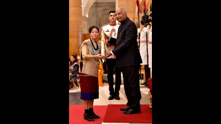 President Kovind presents Nari Shakti Puraskar to Tage Rita Takhe