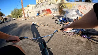 RIDING BMX IN LA COMPTON GANG ZONES 27 (BMX IN THE HOOD)