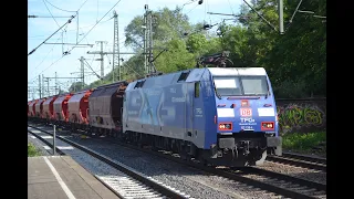 Ein Sonderzug in Geesthacht und Bergdorf und Züge in Harburg und denn UEX in Altona