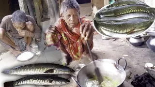 100years old grandma cook & eat  SHOL FISH curry  with her old husband | typical life of poor people