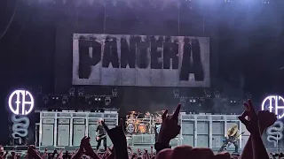 Pantera - Walk, Domination/Hollow (Live)
