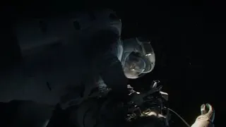 Gravity movie astronaut glass broken scene