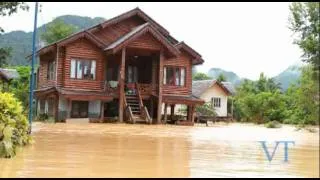 Travelling through Laos: Floods in Vian Vieng