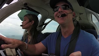 FIRST TIME FLYING AN AIRPLANE WITH NO TRAINING!