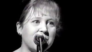 THROWING MUSES-COUNTING BACKWARDS-THE LATE SHOW-BBC 2 1991