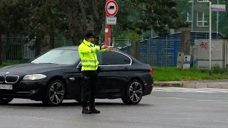 DOPRAVNÁ POLÍCIA - Prší neprší,  križovatku treba riadiť  17. 4. 2024 (4K)