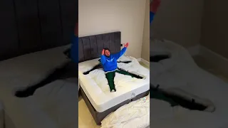 PRANKING Girlfriend by HIDING in Mattress😂 tiktok:woodyandkleiny