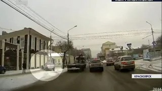 В Красноярске полицейская машина сбила женщину-пешехода (Новости 09.02.16)