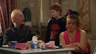 Coronation Street: Les Battersby Scenes - Episode 823