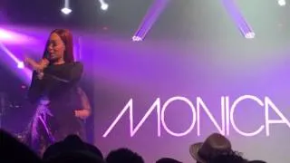 Monica checks the sideline hoes on tour LOL.