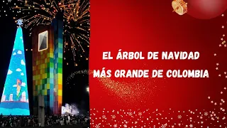 El árbol de navidad más alto en Colombia está en Barranquilla.