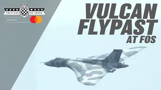 Vulcan Bomber's stunning flying display at Goodwood