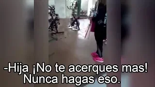 Lo que Estas Mujeres Captaron Moviendose en un Gimnasio, fue Escalofriante (GRABACION REAL)