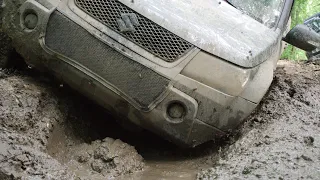 Suzuki Grand Vitara — mud offroad
