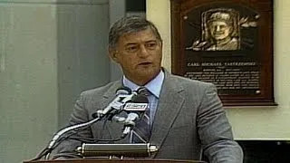 Yastrzemski delivers Hall of Fame induction speech