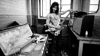 Eddie Van Halen - You Really Got Me Solo (Isolated guitar)