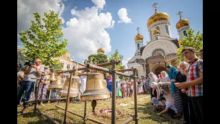 Божественная литургия в храме  прп. Серафима Саровского Свято-Иверского мужского монастыря